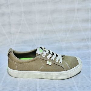 Cariuma OCA Low Burnt Sand Canvas Sneakers womens sz 8, mens 6.5